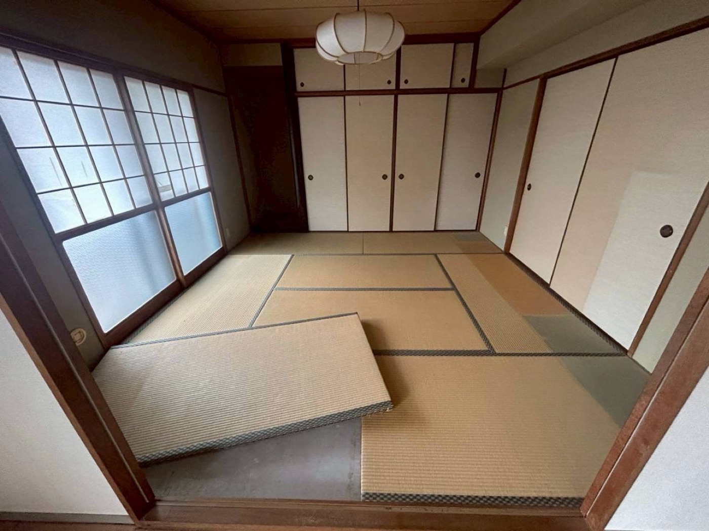 リフォーム前：和室と襖収納